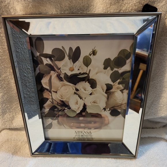 Mikasa Accents Mikasa Frames 8x And 4x4 Poshmark
